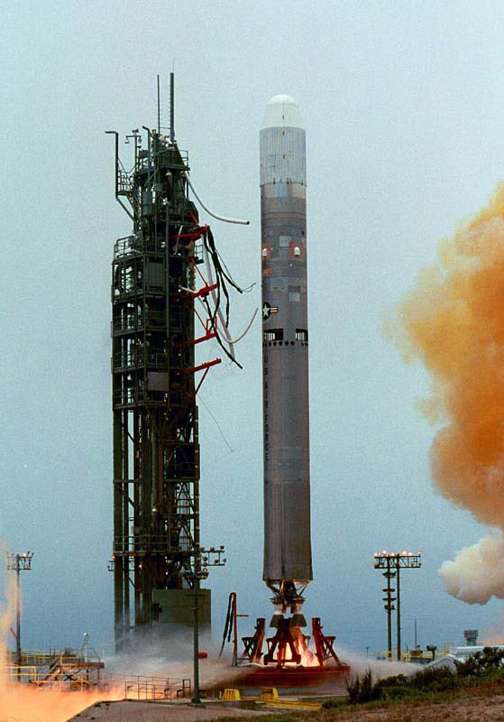 billmeco's tweet image. OTD 23 years ago a #titan2icbm launched #NOAA M (became NOAA-17) from SLC-4 West #VandenbergAFB The Titan 2 rocket, which once stood as a nuclear-tipped Intercontinental Ballistic Missile in Little Rock, Arkansas from 1969 to 1987 ktb.net/~billmeco/inde…