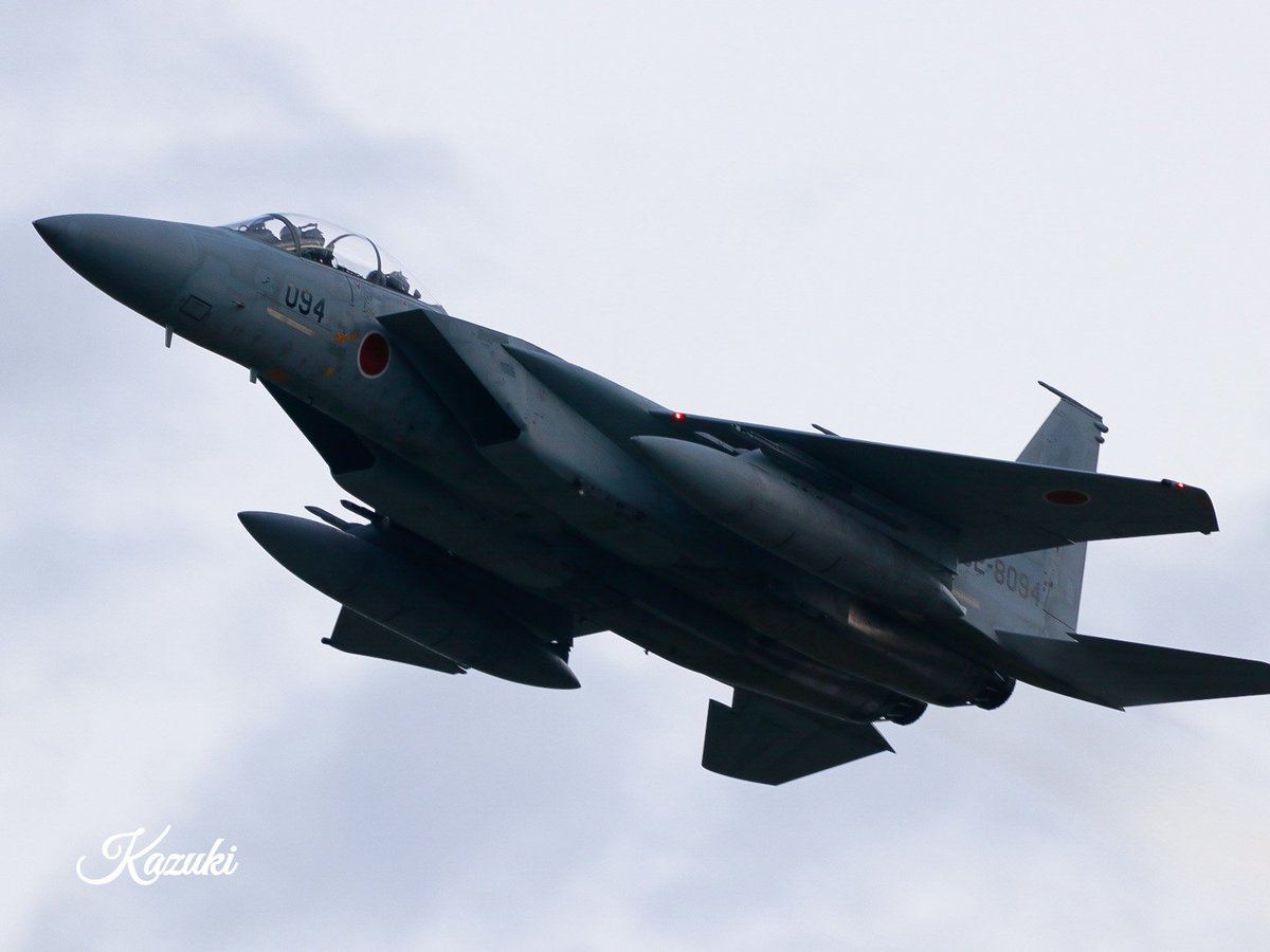 おはようございます

高温高湿にまだ身体が慣れなく
怠い…😓

体調に気をつけて
良い1日を〜😄

6/24夕方　
仕事帰りに小松基地周辺
ピント甘々ですが…
🐉35ハイレート🐉15ノーマル