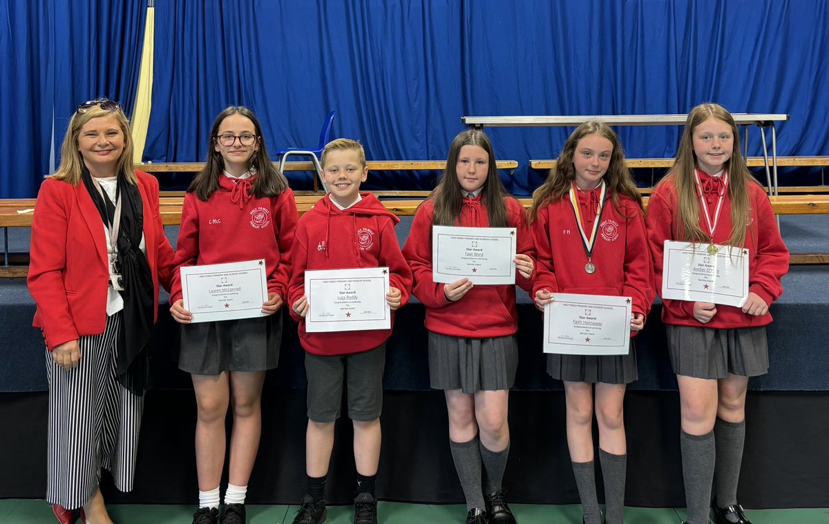 Congratulations to our P7 star award winners. We had a special gold star award winner this year for outstanding commitment and achievement ⭐️