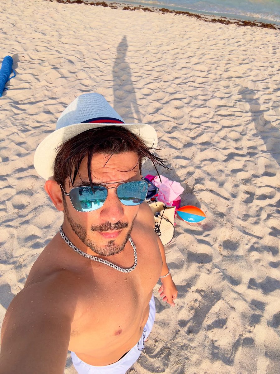 IndianHotMan1's tweet photo. Arjun Bijlaniโs beach pose ๐ ๐๐ฅ๐ฅ
.
Those sexy armpits, muscles and juicy nipples๐
๐ช ๐๐ฅ๐ฆ
#arjunbijlani #hotarjunbijlani #arjunbijlanibluge #cleanpubes #shavenpubes #armpits #sexy #shirtless #bluge #armpits #nipples #abs
#actorsbluge #hotactor #indianhotactor https://t.co/ciBQGpwgis