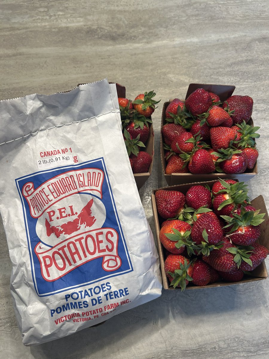 Last minute decision to turn left in Bonshaw and take the Argyle Shore scenic-ocean view drive home this evening! 
It was worth it..🥔🍓
#pei #heatwave #summer