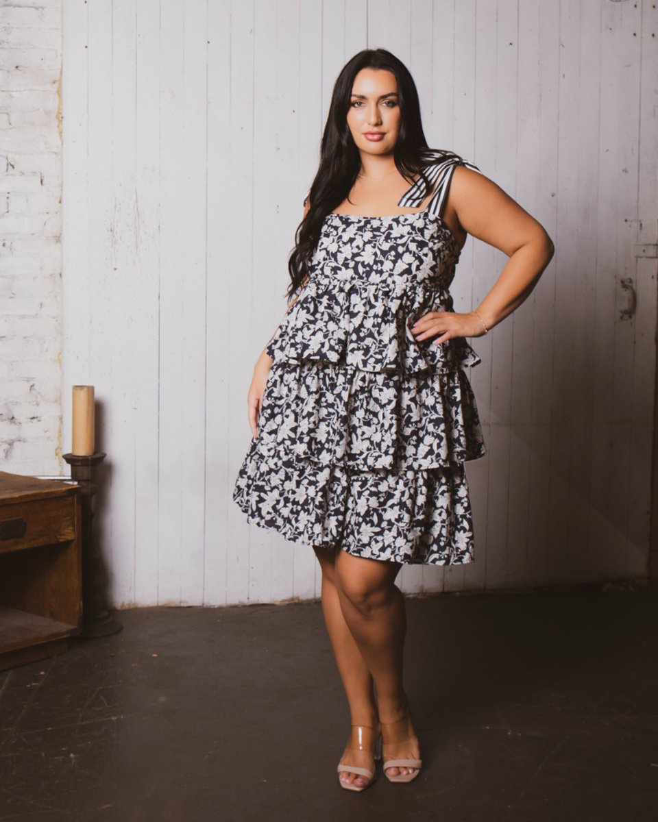 Curvysense's tweet image. 🌸 Flirt with florals in this ruffle-tiered dream 🌼
🎀 Striped straps, curve-hugging charm, &amp;amp; all the confidence!
💥 Save 35% now w/ code LA35 at curvysense.com
#CurvySense #PlusSize #FloralVibes #SummerStyle