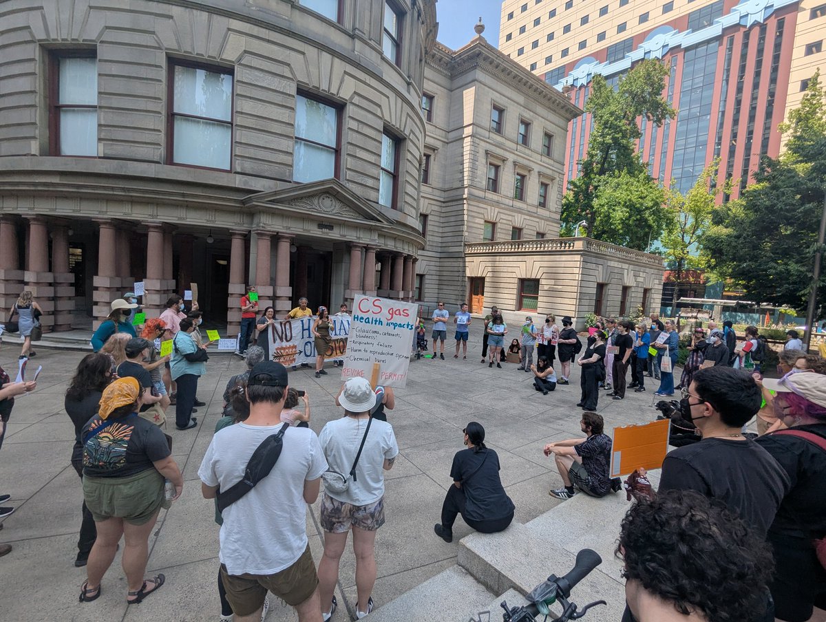 BaghdadBrian's tweet image. More than 100 Portlanders down here at City Hall on a Tuesday afternoon to tell our new city council that they don't want ICE in Portland any longer. #abolishice #pdxprotest