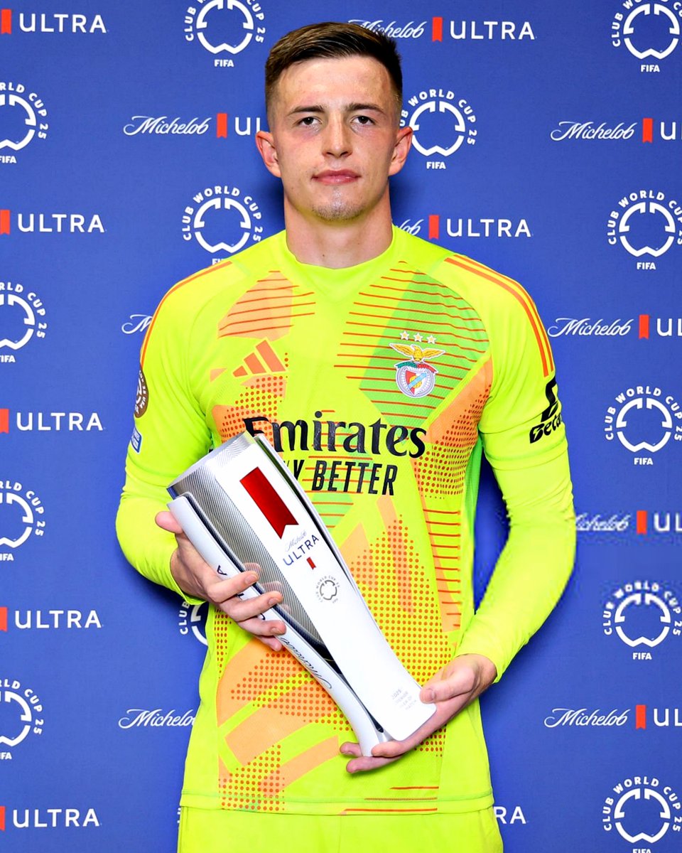 Trubin encheu a baliza e foi eleito o melhor em campo contra o Bayern 🧤