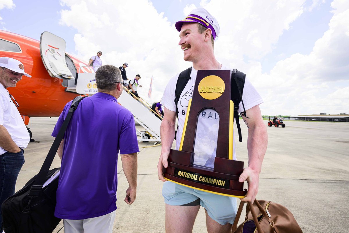 Jared Jones tweet media