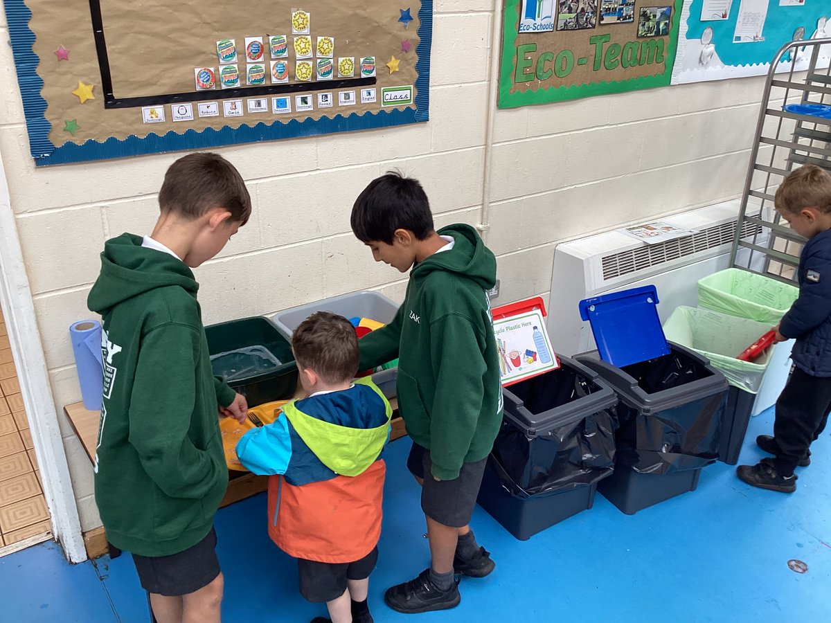EcoGates's tweet image. Eco-Team supporting some of our younger children this morning to recycle every item they could! Our #TheGatesEco ‘waste project’ is flying! Well done to all pupils and staff who take part! ♻️