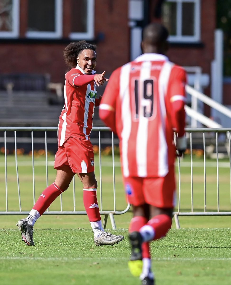 MiroPais's tweet photo. I want to thank everyone at @StourbridgeFC for last season, full of great people, thanks to all the staff and players who supported me, good luck to everyone next season🤝🏽up the glass boys❤️ https://t.co/1sUb8awRaJ