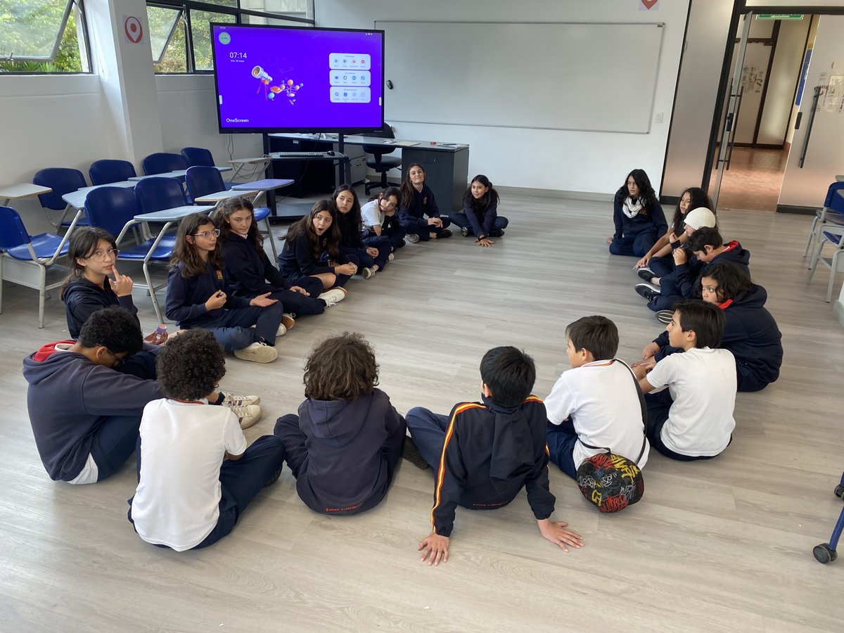 El alumnado de 6.ºA participó en un taller de técnicas de estudio en el Aula del  Futuro. Cuatro estudiantes lideraron estaciones prácticas sobre métodos  como mapas mentales, StudyBooks, Pomodoro, Feynman y más. 
Detalles y videos en la Revista Reyes
🔗​ revistareyes.com/2025/06/20/tal…
