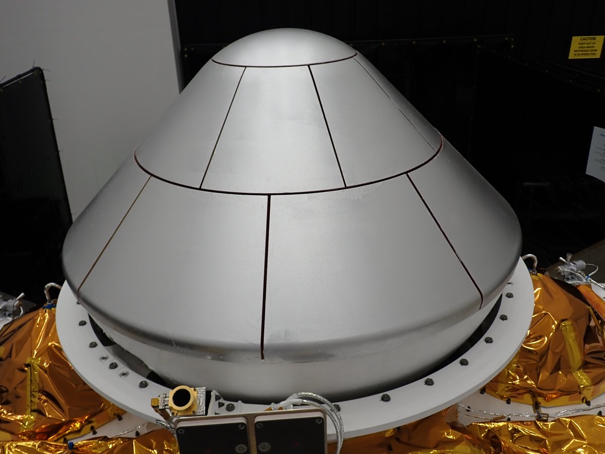 NASA_Technology's tweet image. On June 23, the @VardaSpace W-4 capsule launched aboard @SpaceX's Transporter 14 mission. Protected by a heat shield Varda made using tech developed by @NASAAmes, W-4’s re-entry to Earth will test the shield’s innovative materials at temps up to 7,000°F: go.nasa.gov/446Lqg4
