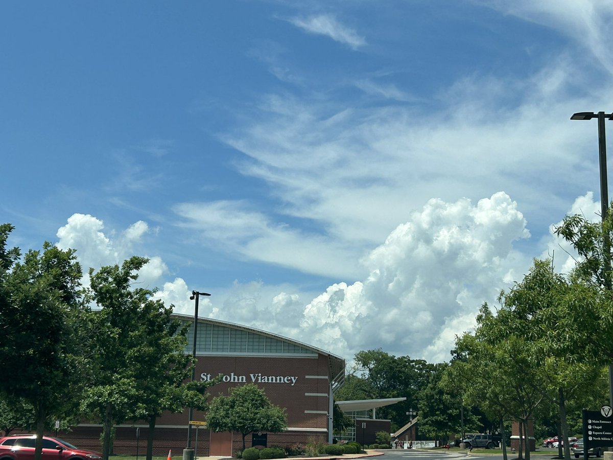 I love driving onto our <a href="/vianneygriffins/">Vianney Griffins</a> campus but even more so when the sun and clouds are majestic at various times of the day.