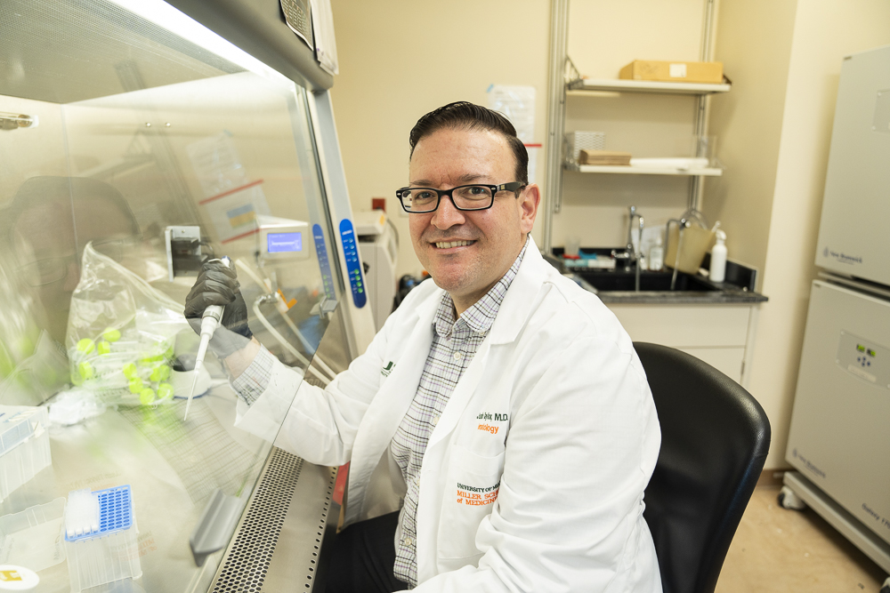 Congratulations to Dr. Justin Taylor on receiving a prestigious Stanley J. Glaser Foundation Research Award to advance his work on a potential new approach to treating colorectal cancer. 🙌

The study reveals how targeting the XPO1 gene mutation with selinexor, combined with
