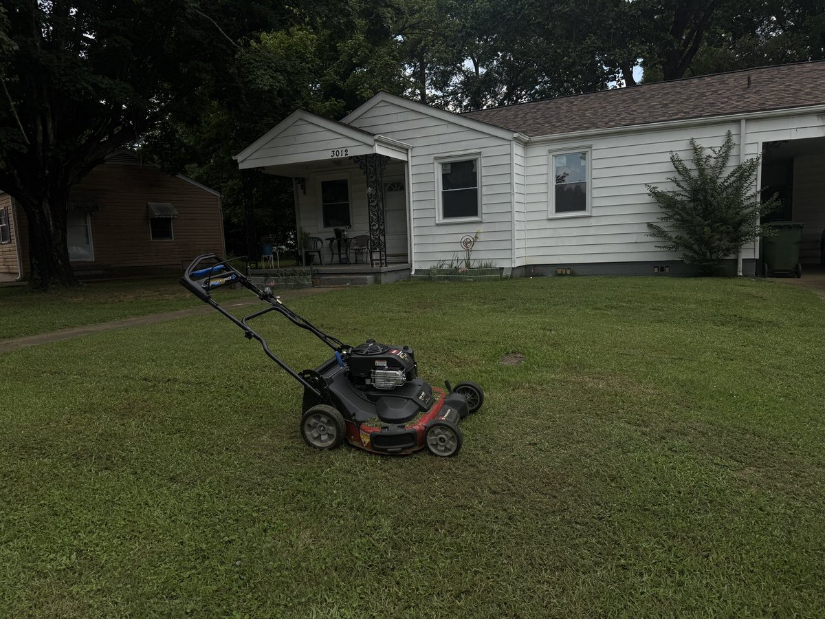 This afternoon I had the pleasure of mowing Mrs cookies, Lawn. She wasn’t at home, but when she returns, she will return to a freshly mowed Lawn. Making a difference one lawn at a time. ( sorry the pictures look a little dark. With all the heat today , I think it messed up the