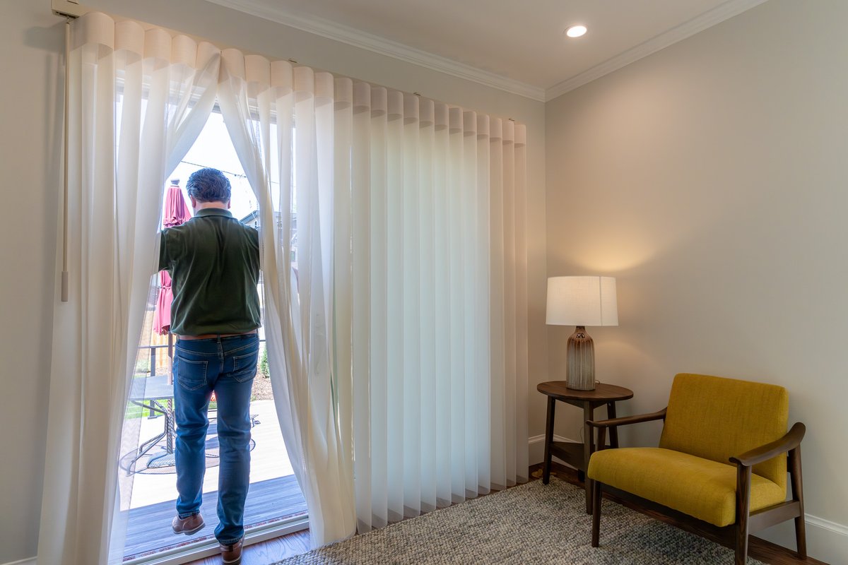 InnovativeOpgs's tweet image. Privacy when you want it. Light when you need it. And yes—you can walk right through it. ✨
Norman® SmartDrape™ brings together soft style and everyday functionality, perfect for patio doors and large windows.
#SmartDrape #InnovativeOpenings #LightControl #WindowStyle #NormanUSA