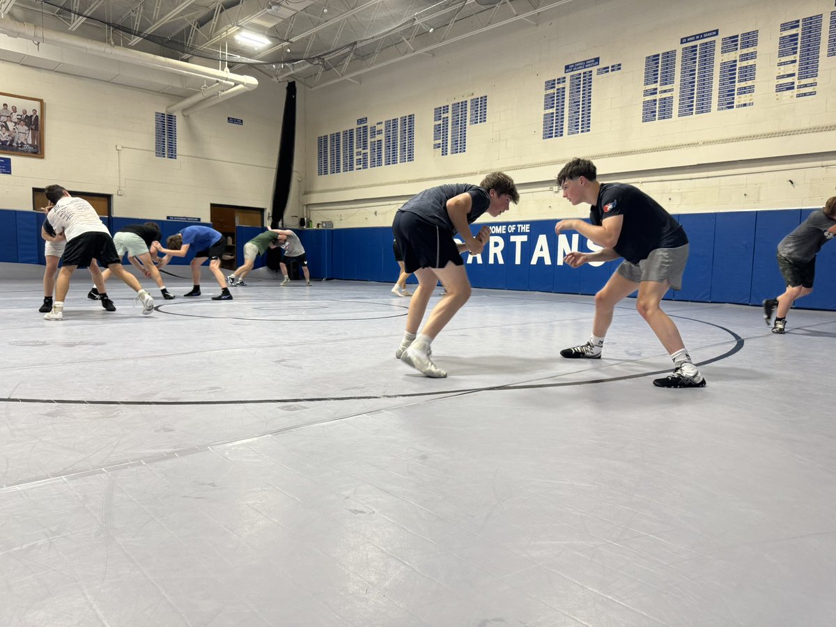 pleasvalwrestle's tweet image. Recently, not letting this summer heat stop us from getting better! 💪#getbettereveryday #wrestle #spartantrained #scratchingthesurface