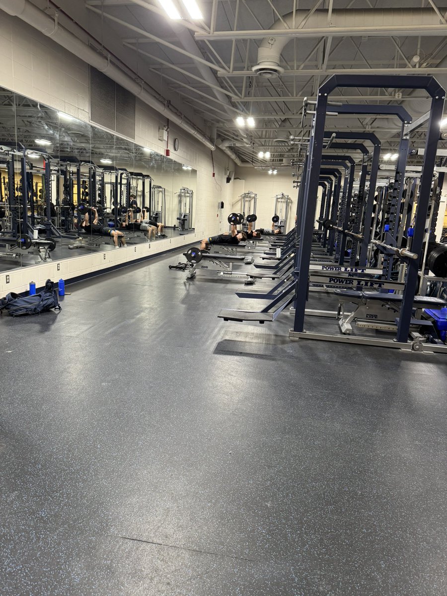 pleasvalwrestle's tweet image. Recently, not letting this summer heat stop us from getting better! 💪#getbettereveryday #wrestle #spartantrained #scratchingthesurface