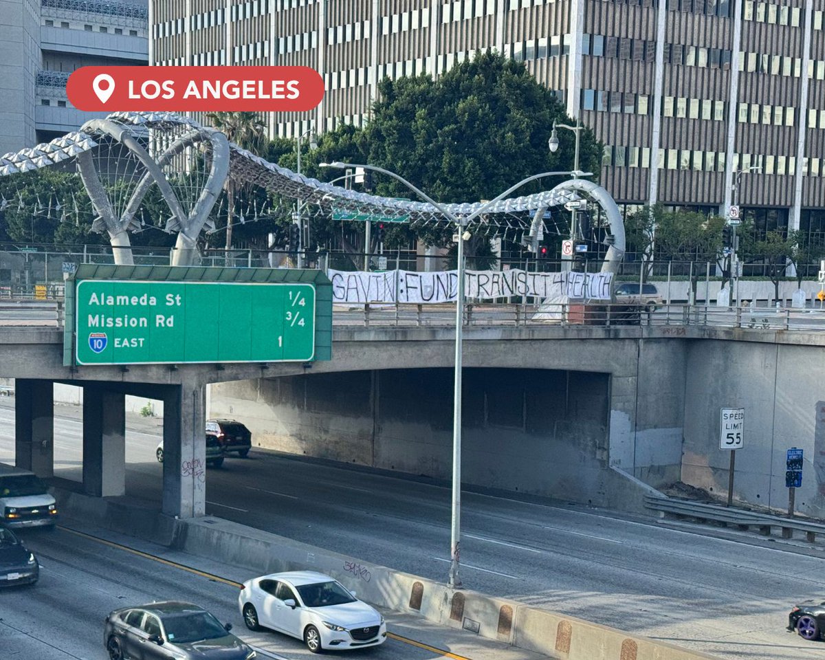 SFTRU's tweet image. California’s budget, which includes a $750 million loan for Bay Area transit agencies, is proof that when riders speak out, our leaders will listen. 📣 Thank you to everyone who called their elected officials, participated in an action, and helped to spread the word! 🚇