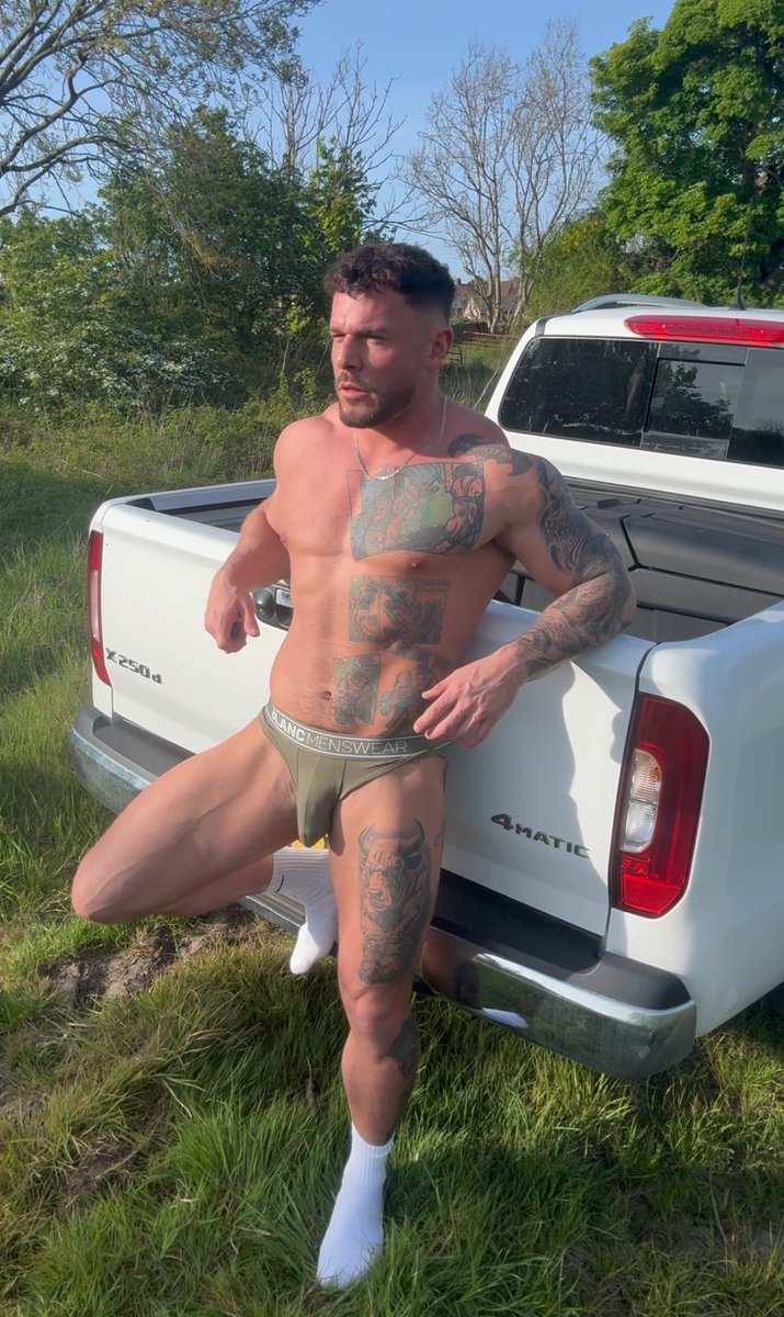 Do you think my hot body can save the world from WW3?

#WW3