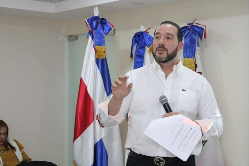 El excandidato vicepresidencial <a href="/JoelDiazU/">Joel Diaz Ureña</a> advirtió este martes sobre la necesidad urgente de reforzar los mecanismos de control del Gobierno en la distribución de kits escolares gratuitos, tras la alerta emitida por el <a href="/INABIERD/">Instituto Nacional de Bienestar Estudiantil</a> ante posibles intentos de comercialización