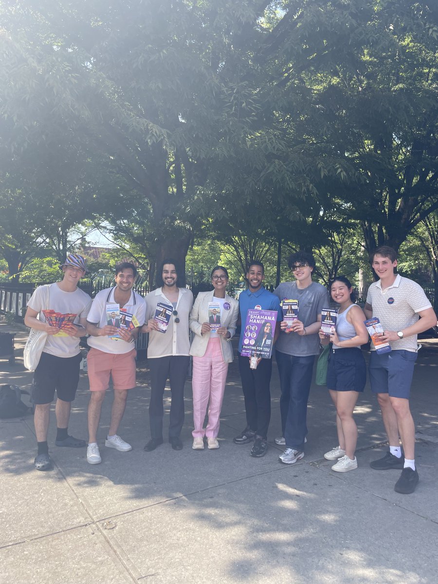 Antonio Reynoso (@reynosobrooklyn) on Twitter photo Park Slope! We are in the home stretch! Get out there and vote for <a href="/ShahanaFromBK/">Shahana Hanif</a>!
Shoutout to <a href="/BKYoungDems/">Brooklyn Young Democrats</a> for being out there pounding the pavement! Park Slope! We are in the home stretch! Get out there and vote for <a href="/ShahanaFromBK/">Shahana Hanif</a>!
Shoutout to <a href="/BKYoungDems/">Brooklyn Young Democrats</a> for being out there pounding the pavement!