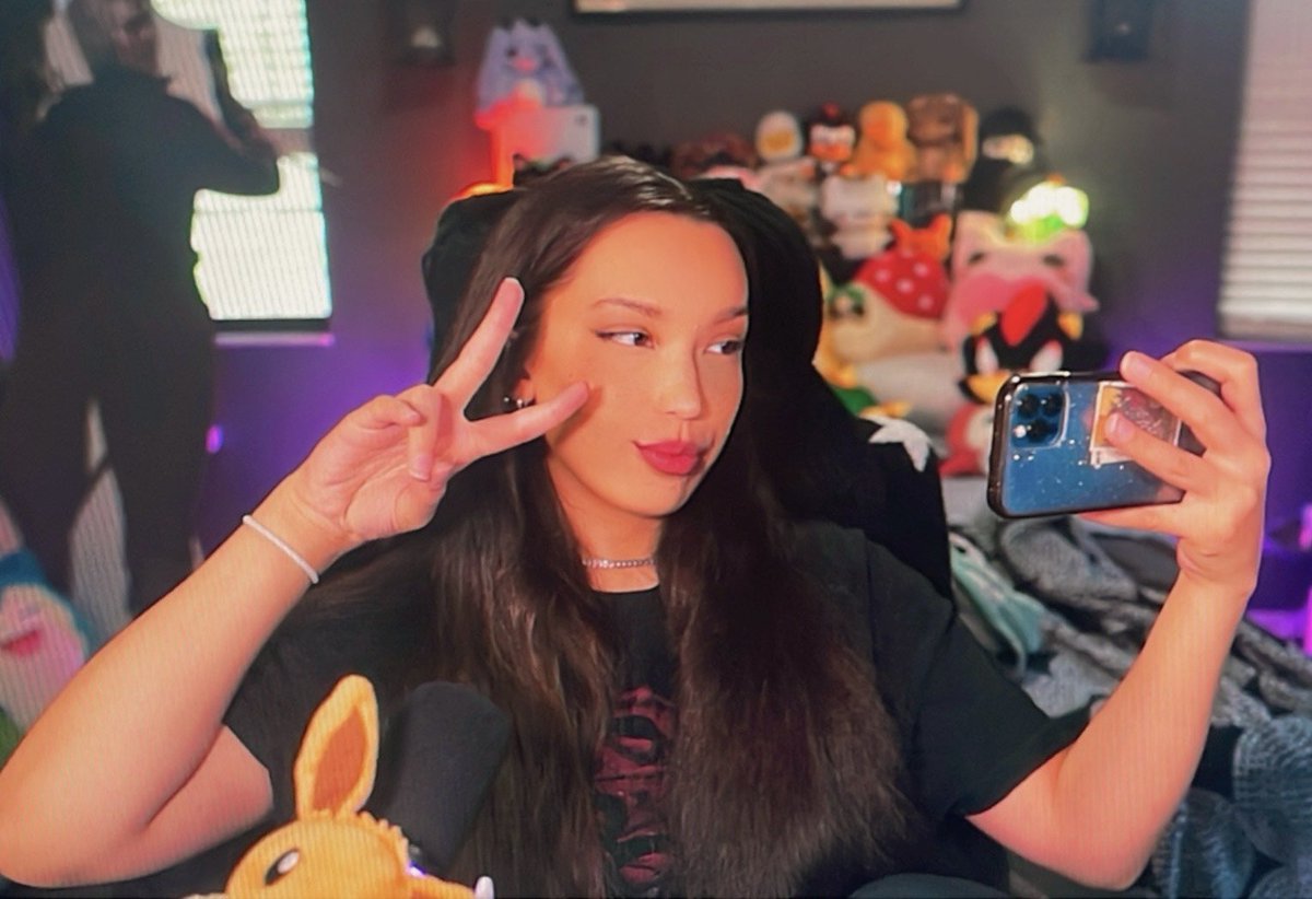 🔴 LIVE NOW!
Help me decide if it's an E33 or BG3 day today...

✨ twitch.tv/dynyse