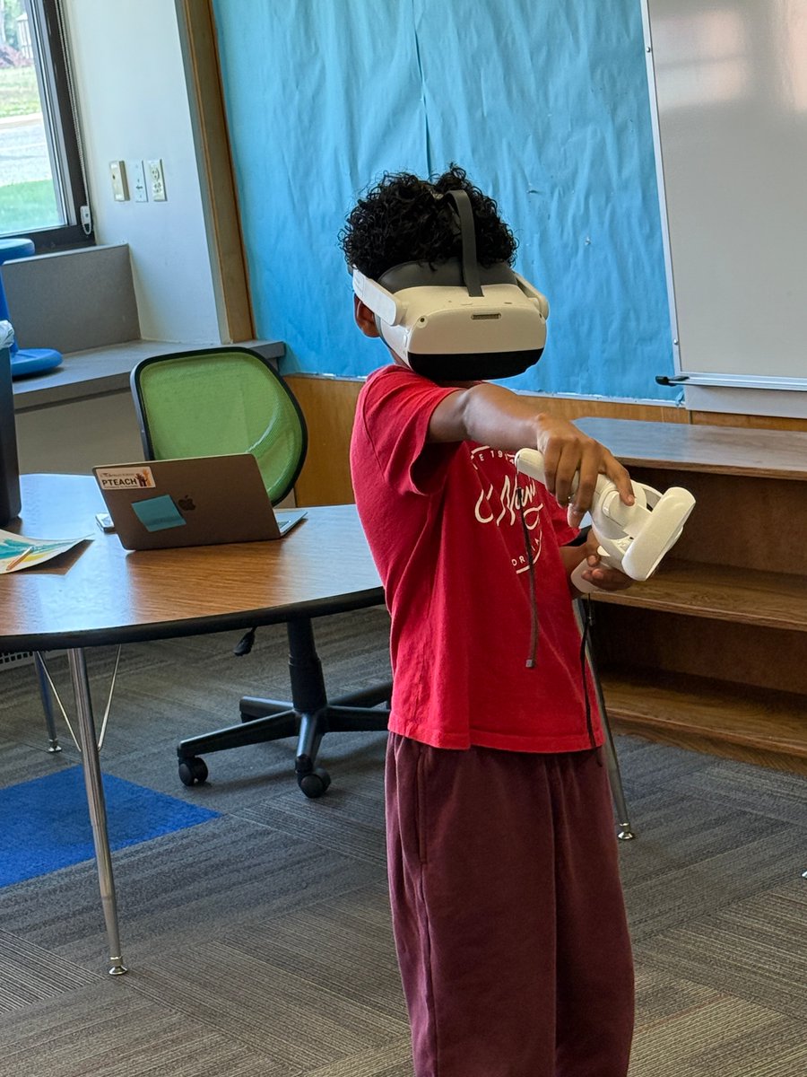 LongmontEstates's tweet image. The PTEACH traveling VR team visited Project Launch, giving 4th and 5th graders the chance to explore STEM careers through virtual reality simulations of their choice! The students loved it! @BuchlerStVrain @SVVSummerLaunch