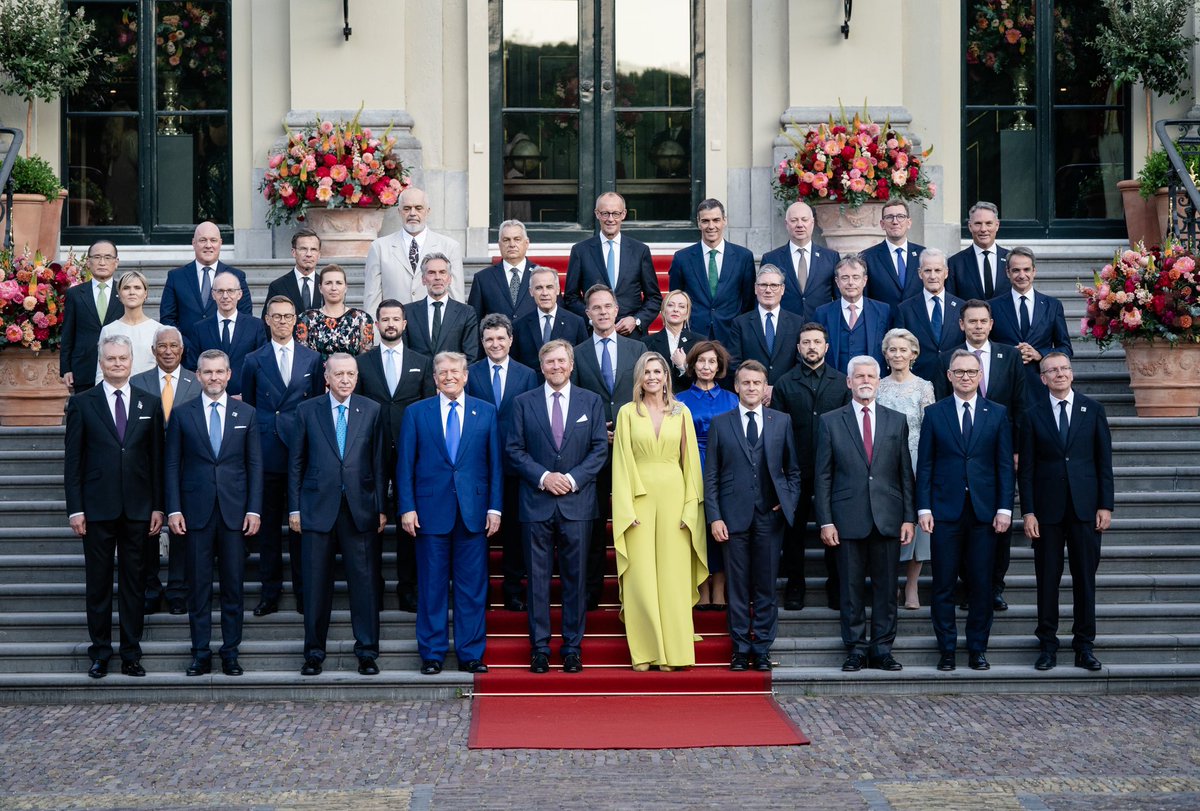 Cumhurbaşkanımız Erdoğan ve eşi Emine Erdoğan, Hollanda Kralı Alexander’ın NATO liderleri onuruna verdiği yemeğe katıldı tccb.gov.tr/haberler/410/1…