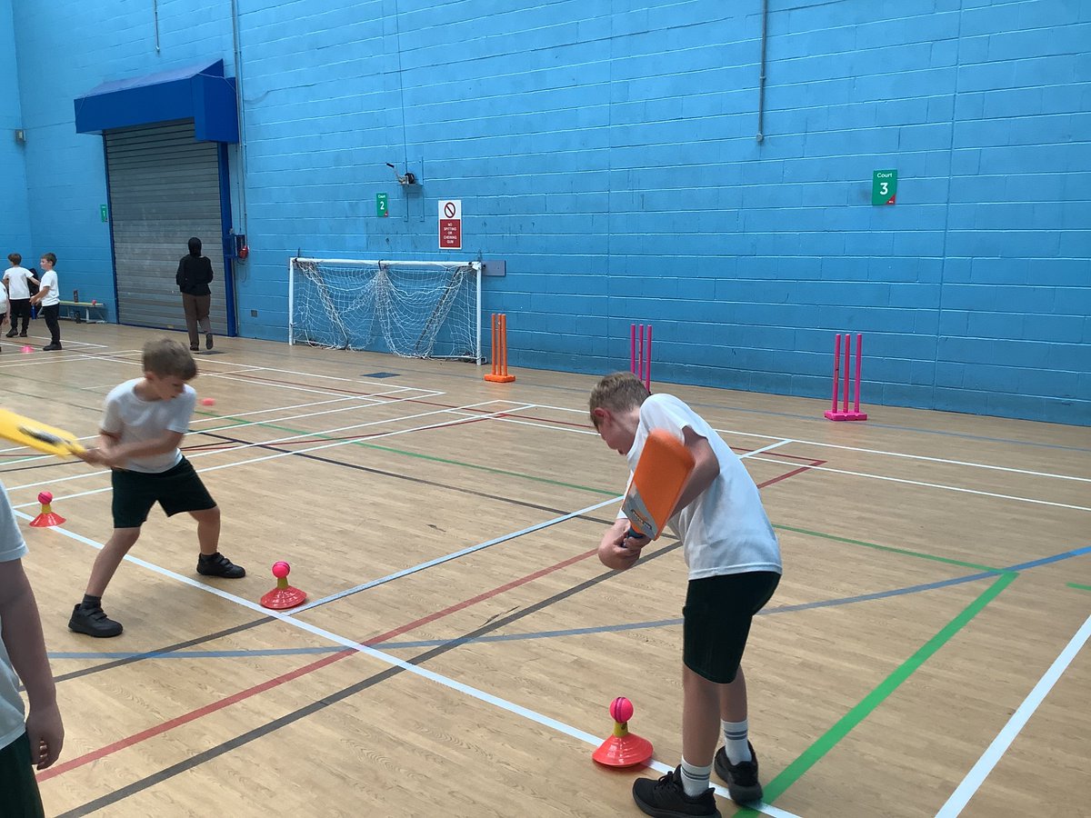 StPatricks_PE's tweet image. A brilliant afternoon for 8 of our Year 4 boys who attended a Cricket Festival at Batley Sports Centre. Great effort when practicing their batting, bowling and fielding skills! Thank you @SGNKssp 🏏
@BPS_Trust