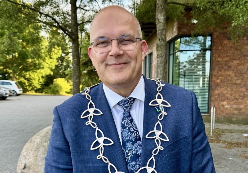 ALTENA - Egbert Lichtenberg voorgedragen voor nieuwe termijn als burgemeester gemeente Altena

 altena.net/nieuws/25108/e…