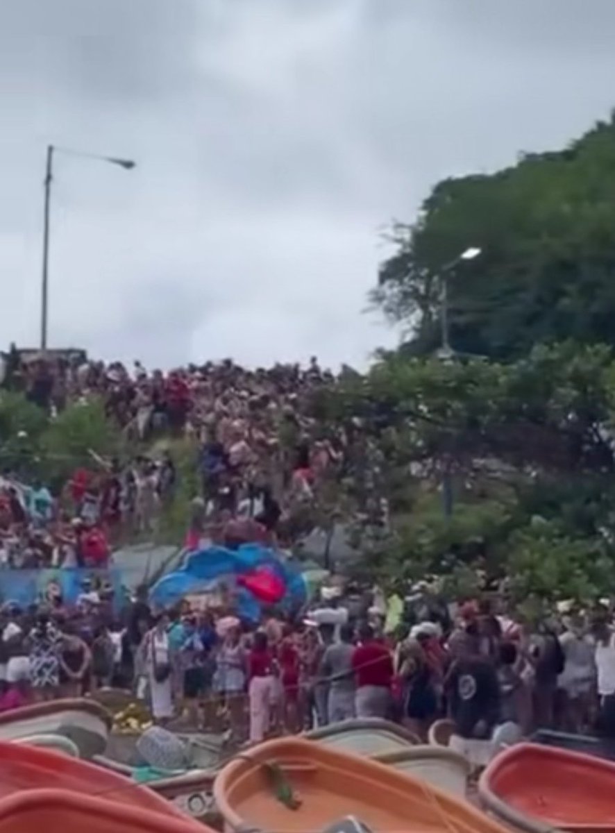 San Juan... DIOS...!!!!

A manera de información: no respondo los DM, que tengan los perfiles bloqueados o protegidos...

Gracias... 

NO INSISTAN...