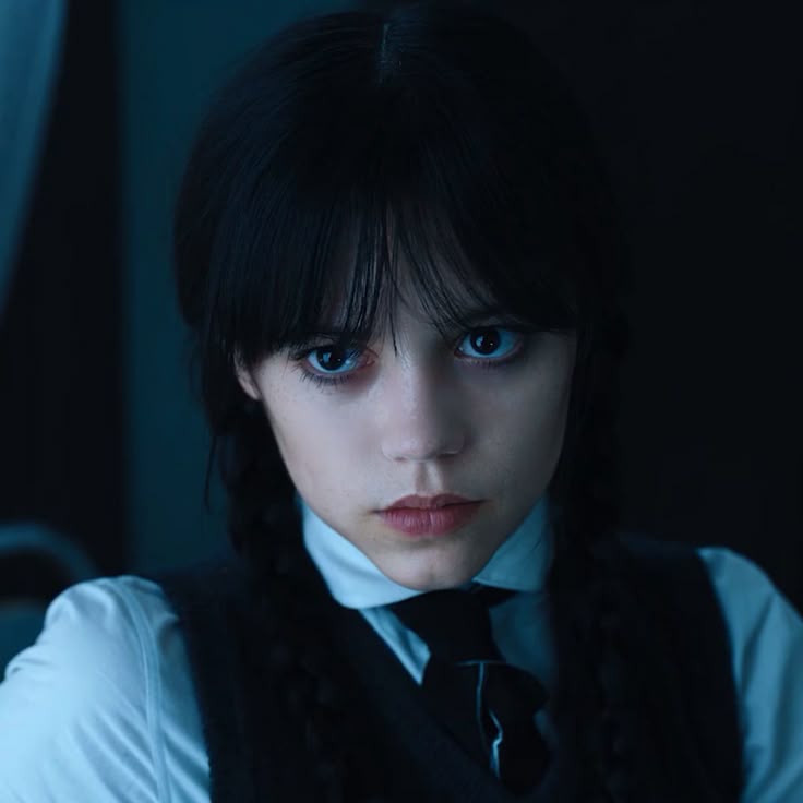 orteiga_miojo's tweet photo. Let me into your heart? #auwenclair
Enid Sinclair tinha uma paixão inocente por Friday Addams, quando tinham apenas treze anos, Friday morreu afogada, o que abalou profundamente ambas famílias. Enid nunca superou a perda. Será que wednesday conseguirá conquistá-la? https://t.co/UHsN6xWtTO