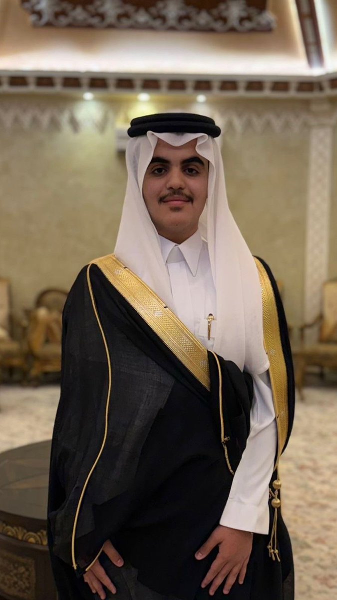 نتقدم بخالص التهاني والتبريكات لإبننا /

ماجد بن ناصر بن خالد الشريف

بمناسبة تخرجه من الثانوية العامة
بتقدير (ممتاز)

ألف مبروك يا أبو ناصر ومنها للأعلى بإذن الله