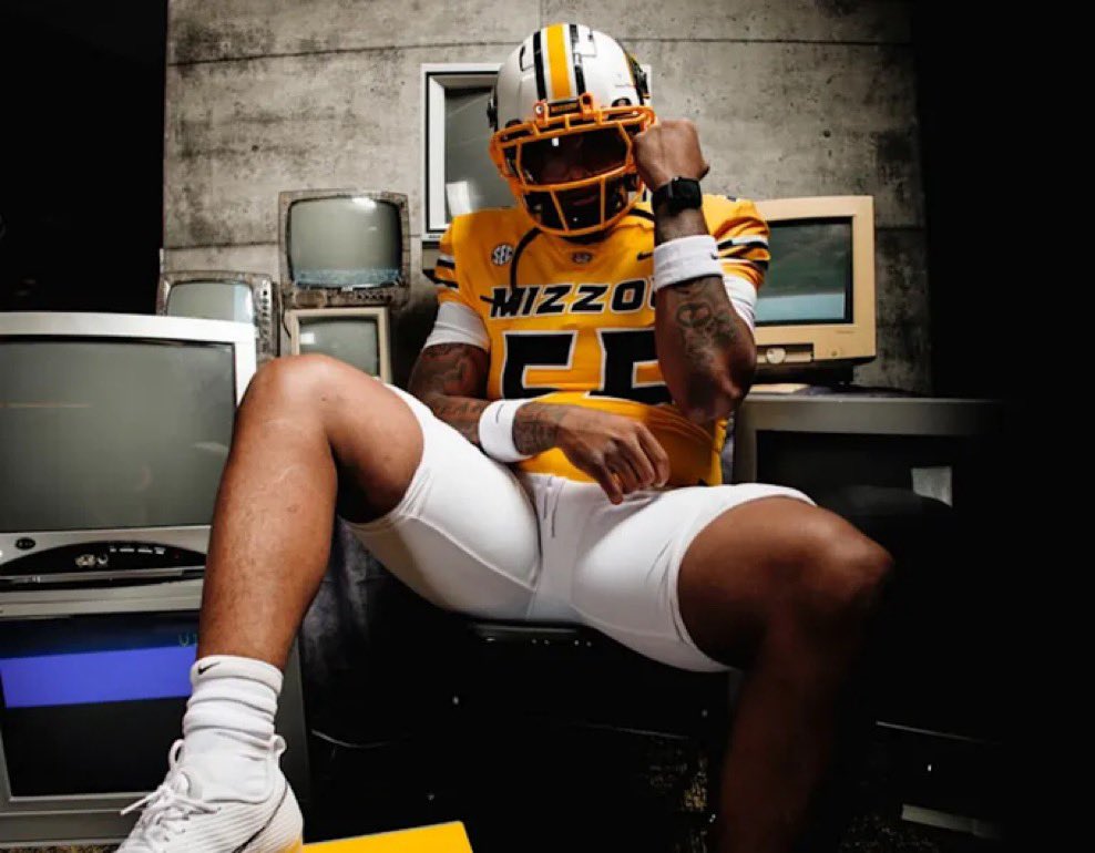 Barstool Mizzou (@barstoolmizzou) on Twitter photo WELCOME H🐯ME <a href="/kjcapn/">Khalief Canty Jr🎚️</a>
The 2026 OL holds offers from Michigan, Alabama, Penn State, and more
Canty is ranked as a top-200 player🔥 WELCOME H🐯ME <a href="/kjcapn/">Khalief Canty Jr🎚️</a>
The 2026 OL holds offers from Michigan, Alabama, Penn State, and more
Canty is ranked as a top-200 player🔥