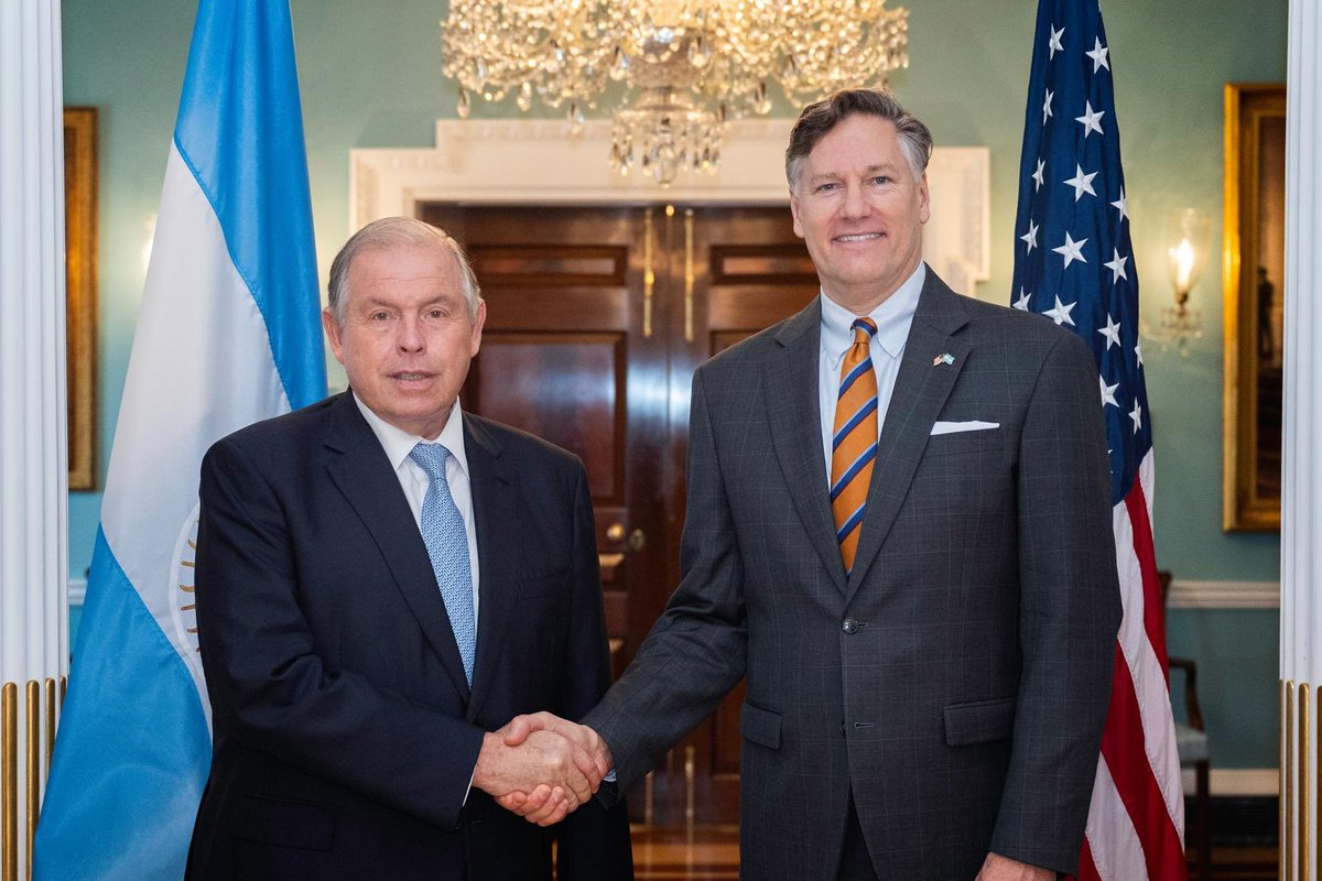 wertheing's tweet image. Thank you, @ChrisLandauUSA — Deputy Secretary of State — for your kind words and leadership. Argentina is firmly committed to strengthening our strategic alliance with the United States and to advancing freedom, peace, and prosperity throughout the Americas and across the globe.