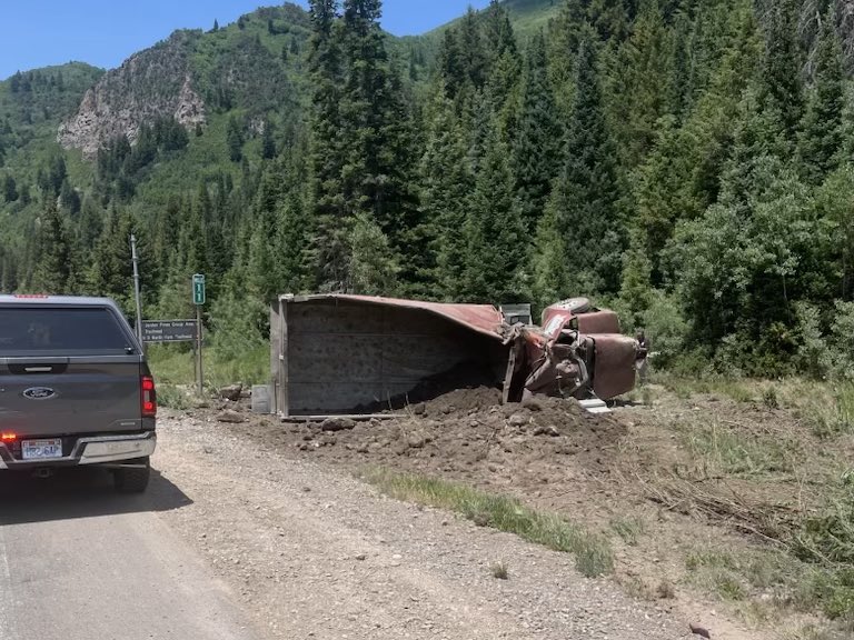 UDOT Cottonwood Canyons (@udotcottonwoods) on Twitter photo ⚠️Crash Update⚠️
SR-190: Vehicle and debris are in the process of being cleared
📍Cardiff MP 11 to MP 11.5 CLOSED, ETO 30 minutes
‼️ Expect delays to/from <a href="/SolitudeMTN/">Solitude Mountain Resort</a> <a href="/BrightonResort/">Brighton Resort</a> ⚠️Crash Update⚠️
SR-190: Vehicle and debris are in the process of being cleared
📍Cardiff MP 11 to MP 11.5 CLOSED, ETO 30 minutes
‼️ Expect delays to/from <a href="/SolitudeMTN/">Solitude Mountain Resort</a> <a href="/BrightonResort/">Brighton Resort</a>