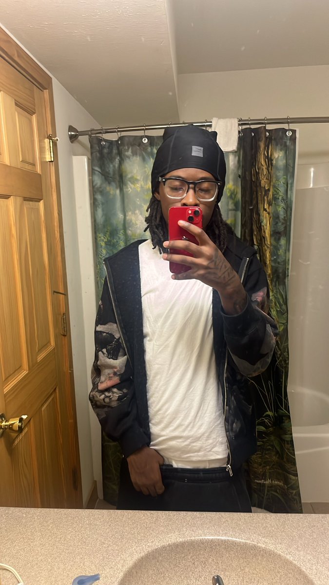 ⛹🏽‍♂️ tweet media