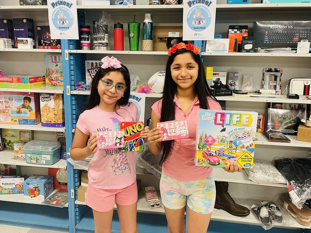 Our <a href="/IrvingISD/">Irving ISD</a> readers are showing up &amp; picking up prizes for logging their minutes in <a href="/zoobeanreads/">Beanstack</a>—&amp;we’re just getting started! 🎉📚 Students and staff can earn rewards, so keep logging those minutes⏰&amp; let the books📚&amp; prizes🎁stack up! 6️⃣6️⃣,6️⃣5️⃣0️⃣minutes of 1️⃣5️⃣0️⃣,0️⃣0️⃣0️⃣ goal