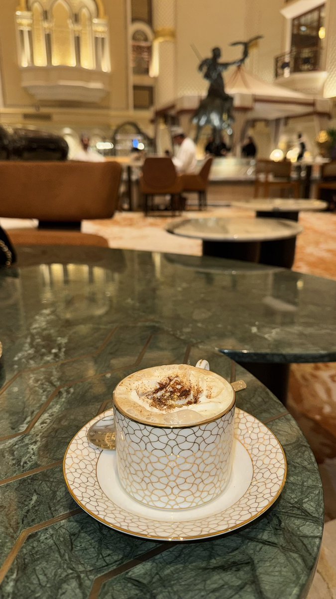ll8unn's tweet photo. أضحكي لي يا ليـالِ العمر دام العمر مـّره
وأسقي جفافٍ تفرّع وأحتضن زهرة شبابي https://t.co/B6yYCnsUaJ