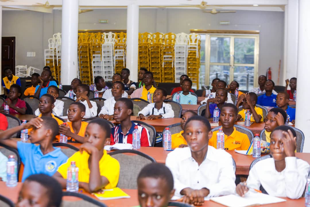 Had a powerful #BoysLivesMatterToo mentorship session at the Riverside Bridge Hotel in Takoradi.

 It was a beautiful and impactful conversation with these incredible young boys.❤️😉🇬🇭