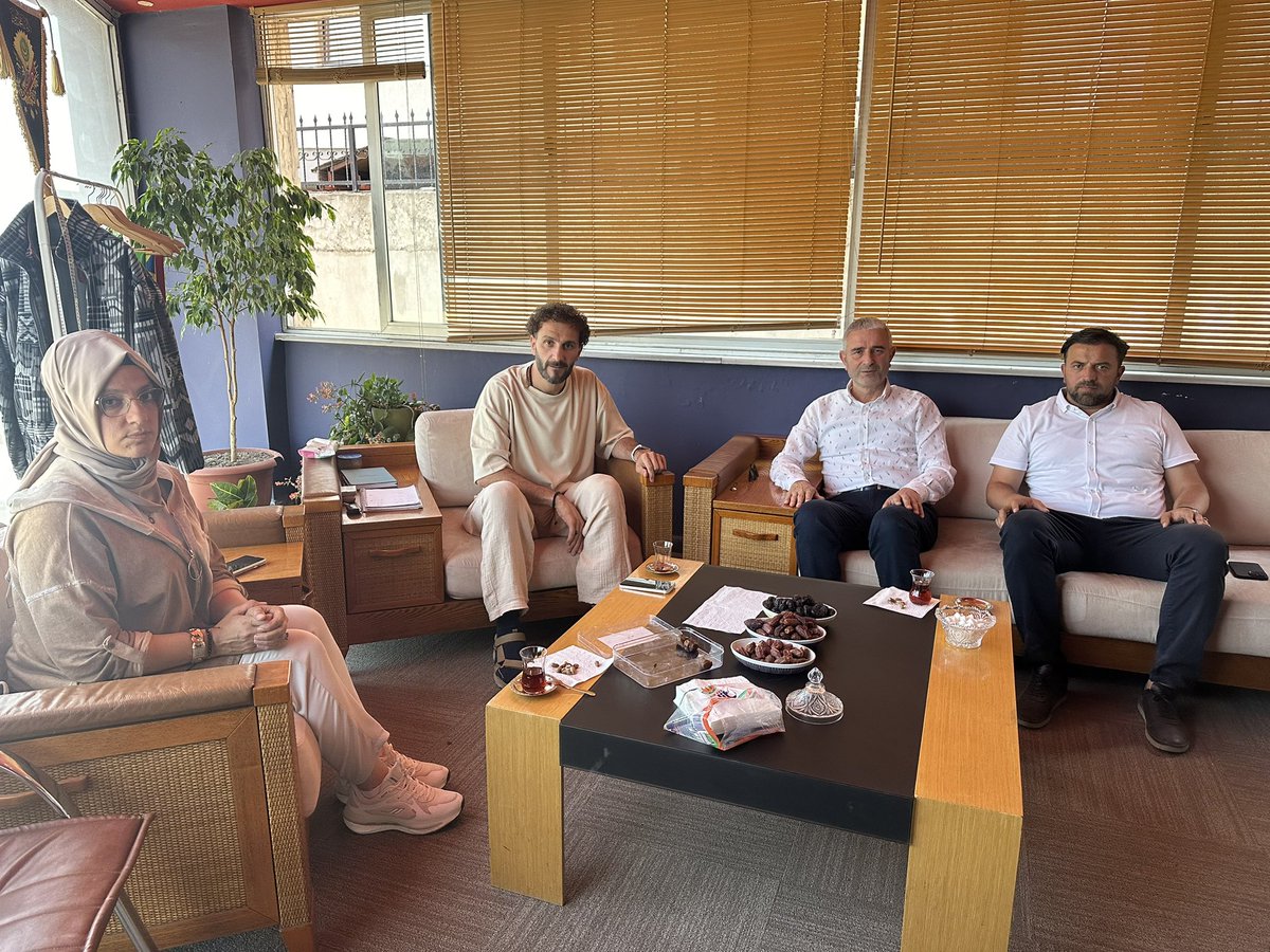 Hac Farızasından dönen önceki dönem İlçe yöneticimiz Sefa Aydın’ı yönetimimizle birlikte ziyaret ederek hayırlı olsun dileklerimizi ilettik.
Allah kabul ve makbul eylesin. 

#AkPartiGebzeSahada