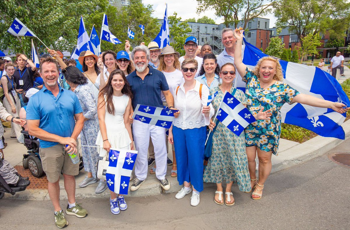 FredBeauchemin's tweet image. Aujourd’hui, on célèbre fièrement notre langue, notre culture et notre histoire.
C’est avec notre chef Pablo Rodriguez et l’équipe libérale que j’ai eu le plaisir de prendre part à la marche de la Fête nationale. Un moment rassembleur, à l’image du Québec qu’on aime : fier,…