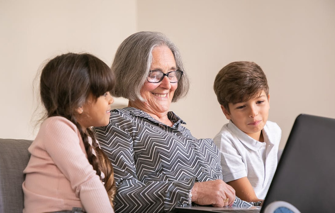 📲 #Talleres veraniegos 'conectados', para que los #mayores de #Chamartín no se queden atrás con las tecnologías. Abiertas las inscripciones 'online' hasta el 27 de junio. #CentrosdeMayores <a href="/JMDChamartin/">Distrito Chamartín</a> #educación #Madrid #verano2025

masinteresmadrid.com/talleres-veran…