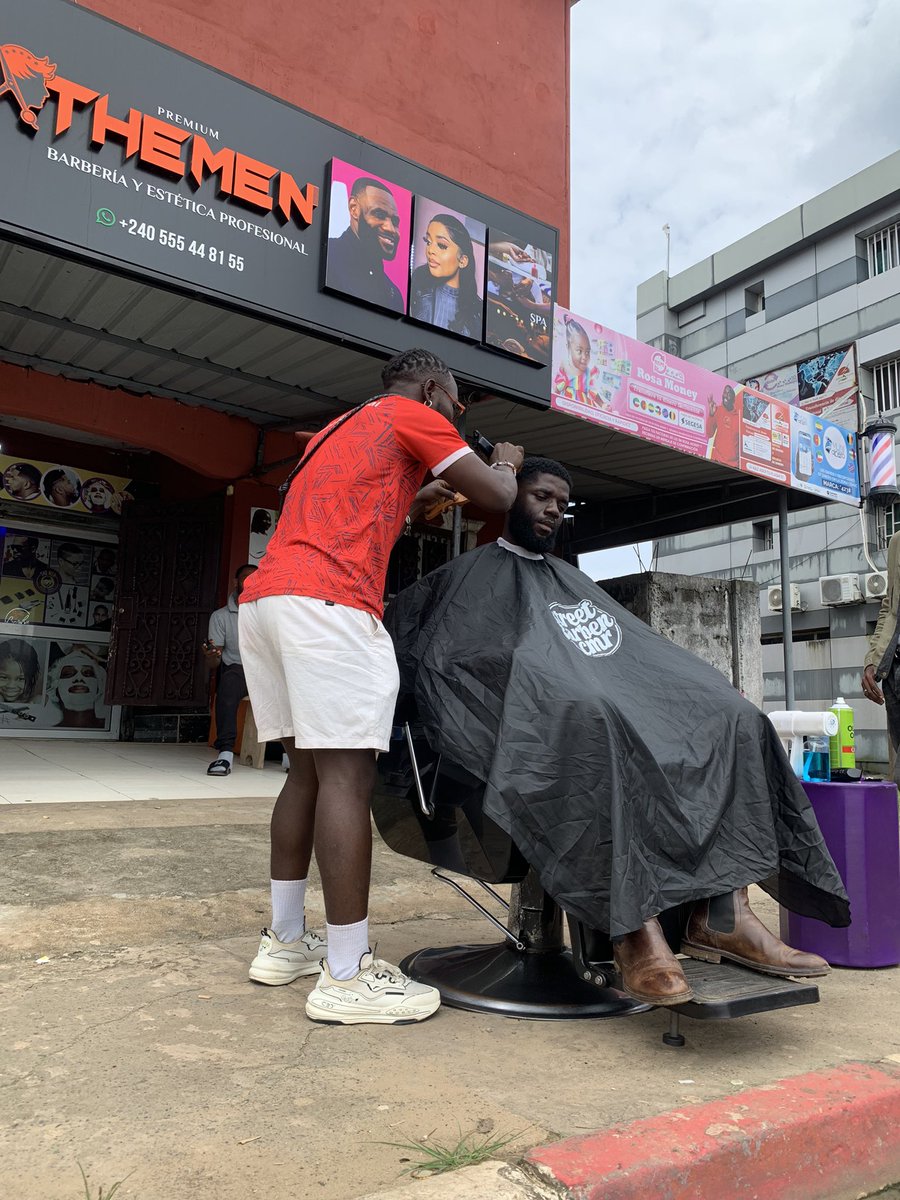 CmrBarber's tweet photo. Hellooo we are here 🇬🇶🌍🎯
#streetbarber237 
#GuineaEcuatorial https://t.co/GgplMnomM0