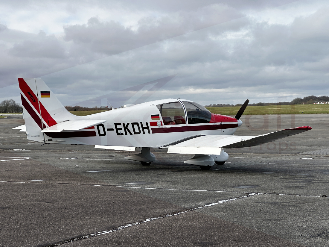 Kaircraft's tweet image. ✈️ Discover the iconic Robin DR400!
France’s classic four-seat, single-engine monoplane is loved for its wooden structure, “cranked” dihedral wing, sliding bubble canopy, and incredible visibility—all with low operating costs. 🔗 zurl.co/IYyss  
#kaircraft #RobinDR400