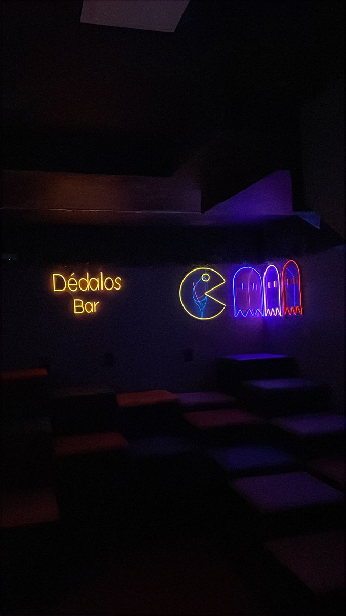 primeira vez q venho terça-feira na <a href="/dedalosbar_bh/">Dédalos BH</a> <a href="/dedalosbar/">Dédalos Bar</a> e tá uma delícia ! 🍑😇