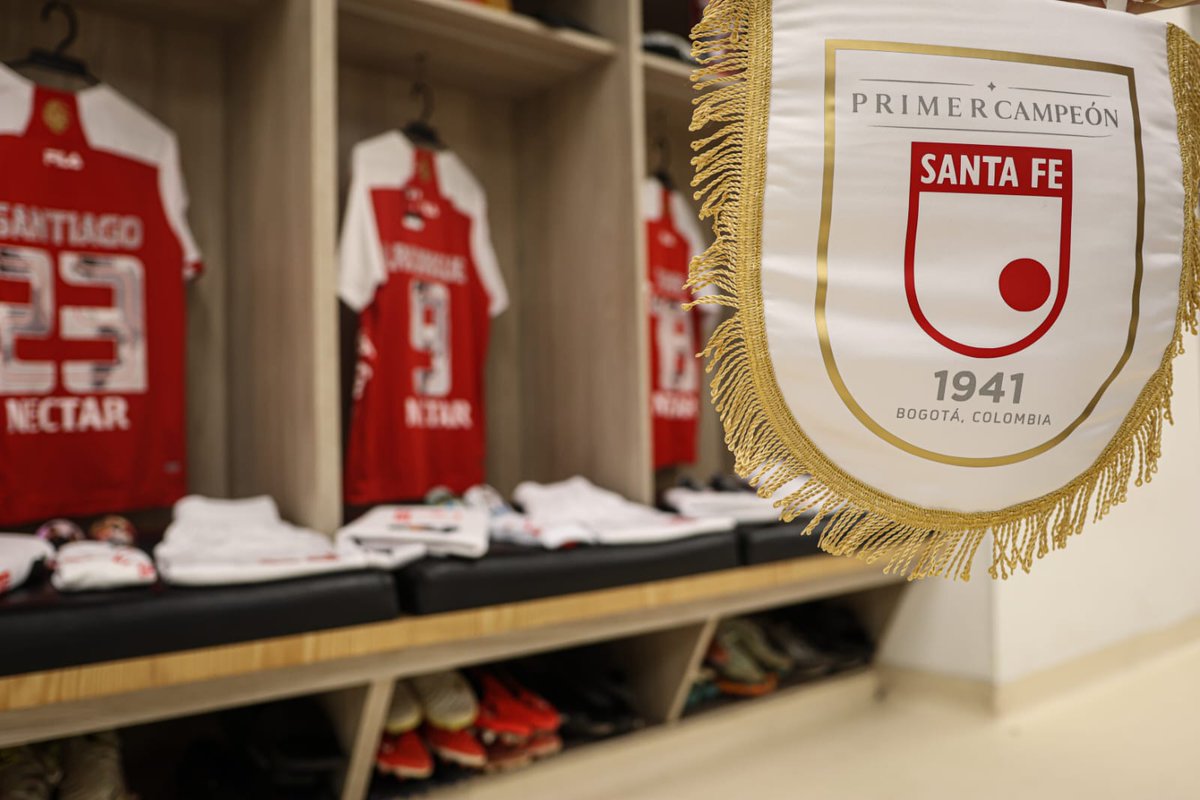 SantaFe's tweet photo. ¡La Piel del León 🦁 con más garra y corazón que nunca!

#VamosSantaFe 🇮🇩 https://t.co/DBBp1yEOYf
