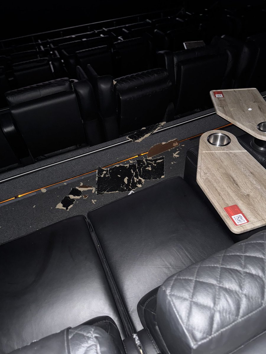 Así, a 30 cms de mi hija, se cae un plafón en <a href="/Cinemex/">Cinemex</a> duraznos.