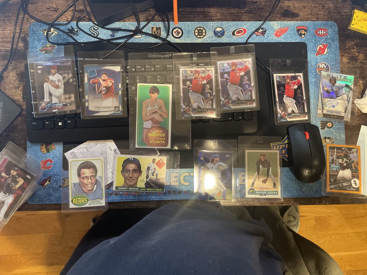 JohnnyVents25's tweet photo. @CardsStory It’s nice to have a mix of HOF and Future HOF. I’ve had a lot of luck ripping boxes and getting Ohtani before prices blew up. 1 is /499 https://t.co/43ZCsRHP44