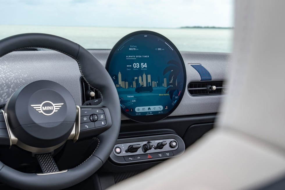 FieldsAuto's tweet image. Sun’s out. Top’s down. Let’s ride. ☀️
The 2025 MINI Cooper Convertible is ready to turn every mile into a memory. Now available at Orlando MINI.

📞 (407) 835-2727
💻 iwantamini.com
#MINIConvertible #OrlandoMINI #IWantaMINI #FieldsAuto #OrlandoFL #2025MINI