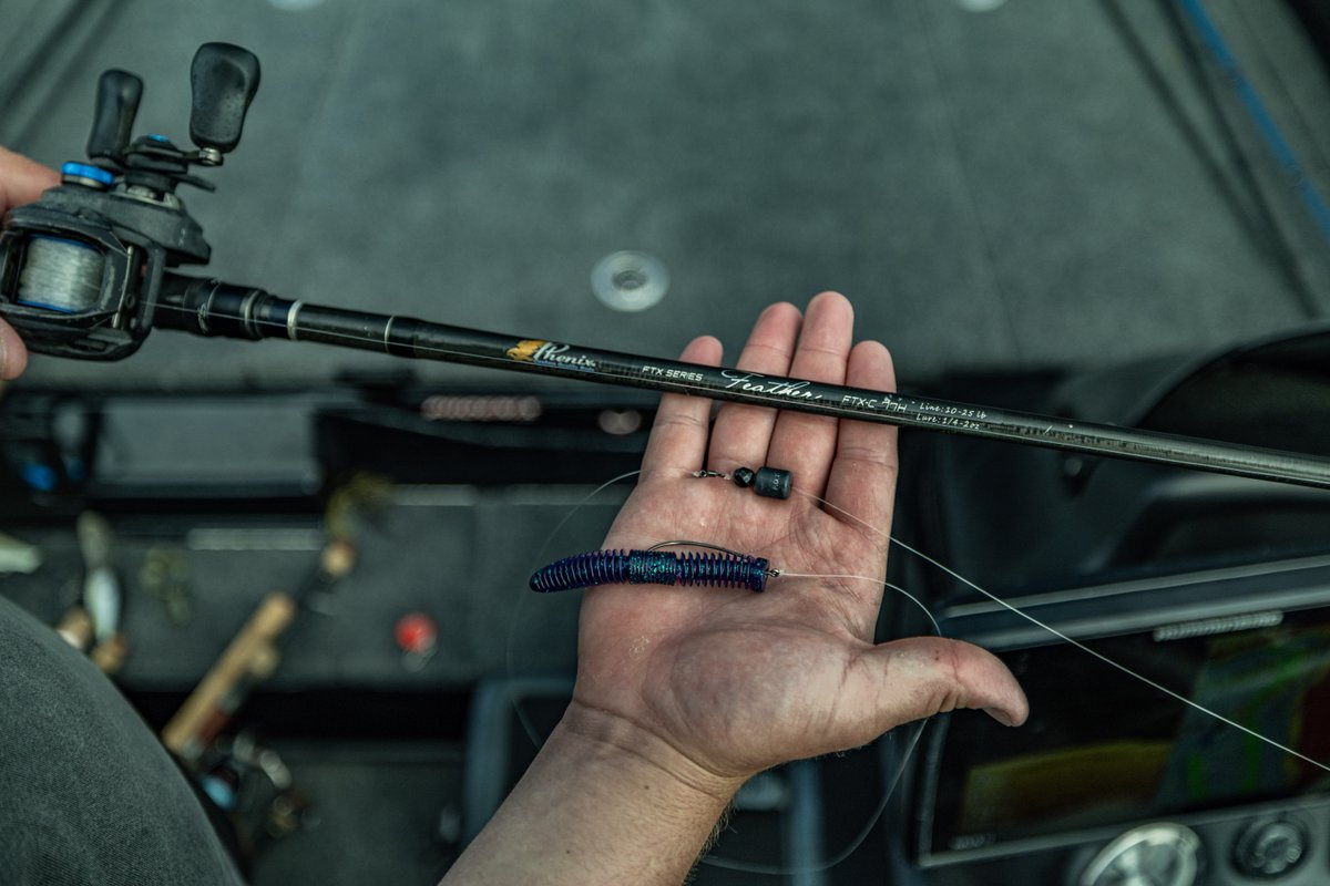 Yamamoto_baits's tweet photo. The 3.25” Slinko is an ideal bait for a Carolina rig 🎯 Infused with our Mega Floater Formula, it stays up, stands out, and flat-out gets bit!👌
#yamamotobaits #whatyoufishmatters #slinko https://t.co/73qkVu8Ty5