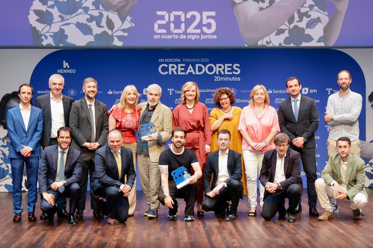 Premios Creadores (@20mcreadores) on Twitter photo <a href="/RJBOTANICO/">REAL JARDÍN BOTÁNICO</a> <a href="/willperman/">Guillermo Gauna-Vivas</a> <a href="/Ayudame3D/">Ayúdame3D -📍+60 países.</a> <a href="/avionesenpapel/">𝙰𝚅𝙸𝙾𝙽𝙴𝚂 𝙴𝙽 𝙿𝙰𝙿𝙴𝙻 ✈️</a> <a href="/mariaspeakseng/">Maria Speaks English</a> 👏¡ENHORABUENA A TODOS LOS PREMIADOS👏
Hasta aquí esta edición de los #PremiosCreadores. El año que viene volvemos para reconocer la creatividad en redes.
🤙Gracias a @Telefonica_en <a href="/santander_es/">Santander España</a> <a href="/FundlaCaixa/">Fundación ”la Caixa”</a> <a href="/azulmarinoviaje/">Azulmarino</a> <a href="/InsidePMI/">Philip Morris International</a> <a href="/SM_Espana/">SM España</a> <a href="/RJBOTANICO/">REAL JARDÍN BOTÁNICO</a> <a href="/willperman/">Guillermo Gauna-Vivas</a> <a href="/Ayudame3D/">Ayúdame3D -📍+60 países.</a> <a href="/avionesenpapel/">𝙰𝚅𝙸𝙾𝙽𝙴𝚂 𝙴𝙽 𝙿𝙰𝙿𝙴𝙻 ✈️</a> <a href="/mariaspeakseng/">Maria Speaks English</a> 👏¡ENHORABUENA A TODOS LOS PREMIADOS👏
Hasta aquí esta edición de los #PremiosCreadores. El año que viene volvemos para reconocer la creatividad en redes.
🤙Gracias a @Telefonica_en <a href="/santander_es/">Santander España</a> <a href="/FundlaCaixa/">Fundación ”la Caixa”</a> <a href="/azulmarinoviaje/">Azulmarino</a> <a href="/InsidePMI/">Philip Morris International</a> <a href="/SM_Espana/">SM España</a>